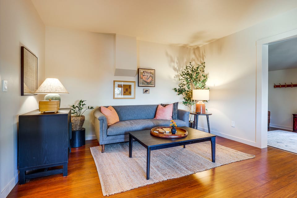 Updated bungalow in The Dalles! Walk to Downtown! House in The Dalles