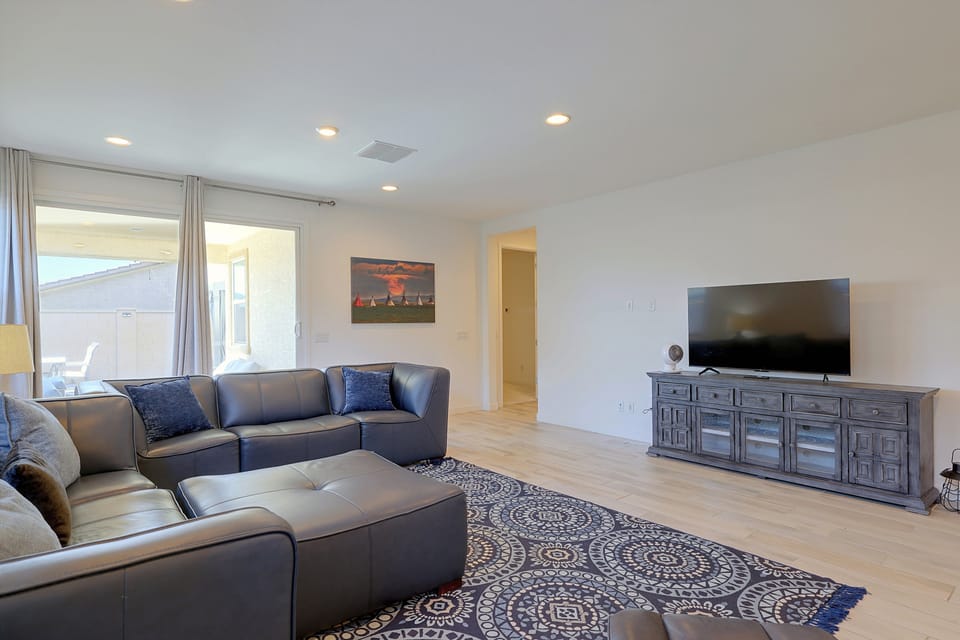 Pool & Hot Tub Access! Goodyear Extended Escape House in Goodyear