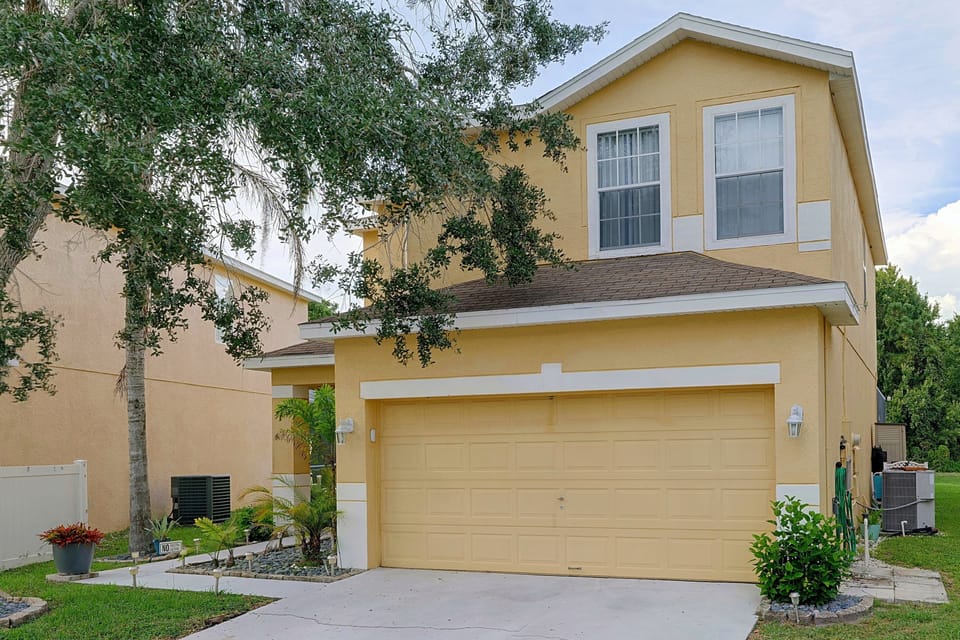 Lanai, Pool & Patio Bar! Spacious Home Near WDW House in Loughman