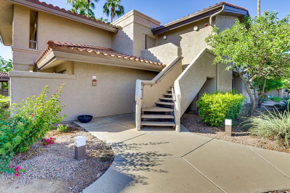 Pool & Spa! Stylish 2nd-Floor Scottsdale Retreat Apartment in Scottsdale