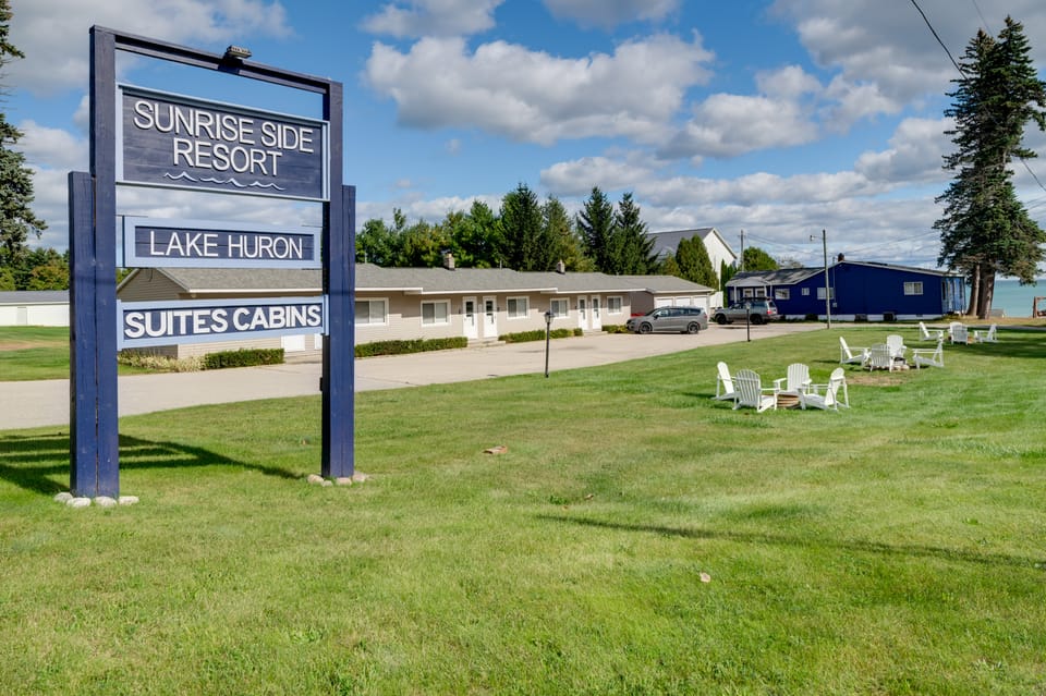 Beach Access! Sunrise Side Resort Retreat Apartment in Michigan