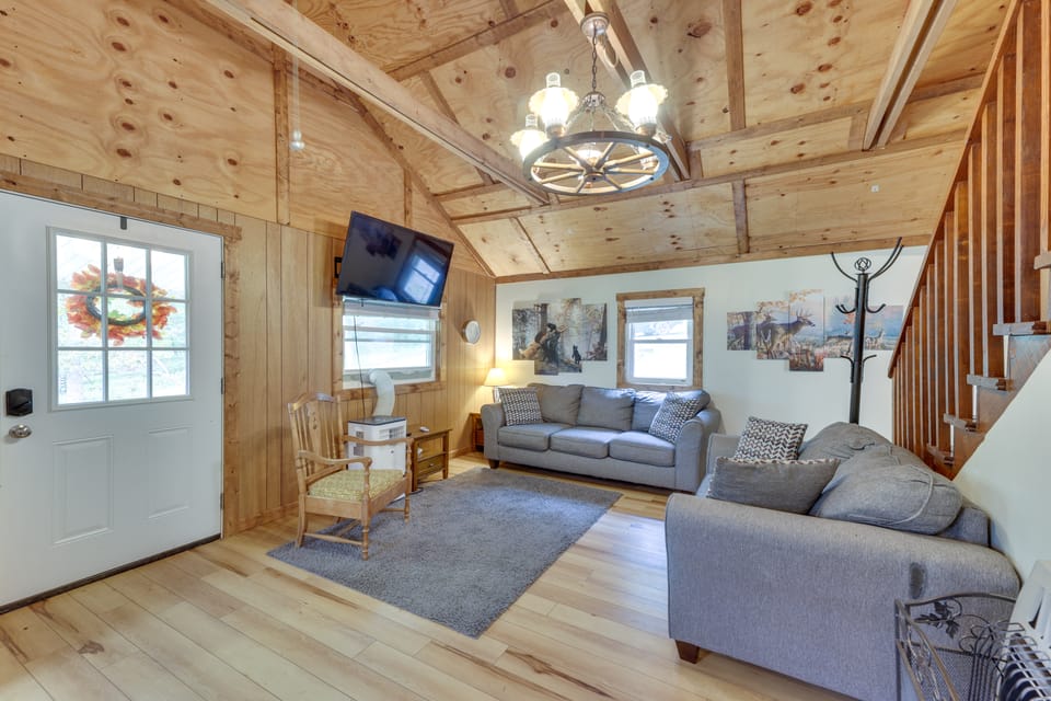 Fish the Right Fork River: Tallmansville Home House in Shenandoah Valley