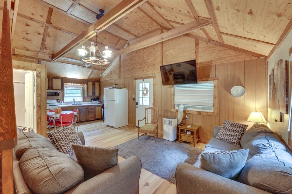 Fish the Right Fork River: Tallmansville Home House in Shenandoah Valley