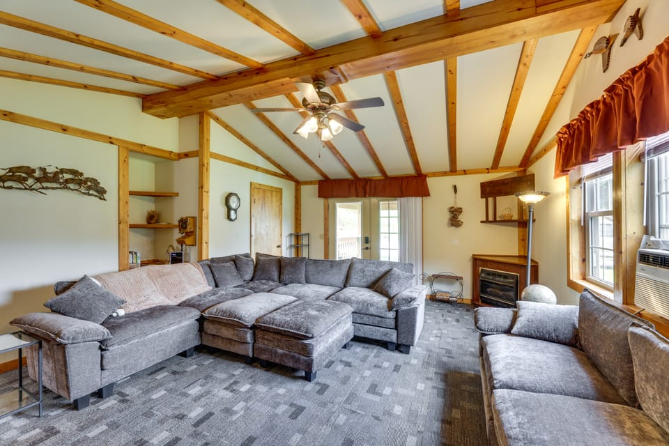 Streamside Tallmansville Retreat: Fish & Unwind House in Shenandoah Valley