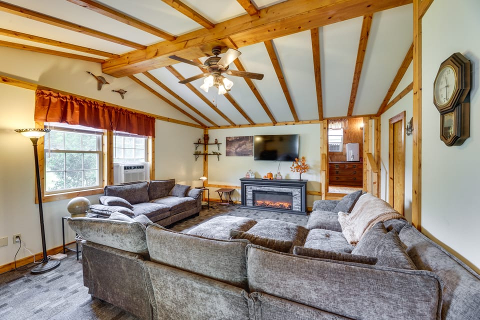 Streamside Tallmansville Retreat: Fish & Unwind House in Shenandoah Valley