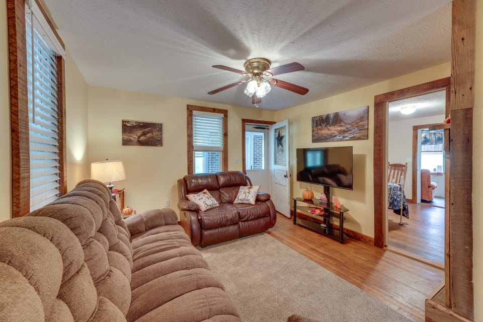 Rural WV Escape w/ Hilltop Mountain Views House in Shenandoah Valley