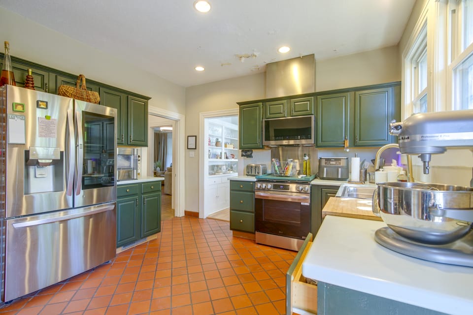 Midtown Memphis Home w/ Home Gym & Office House in Memphis