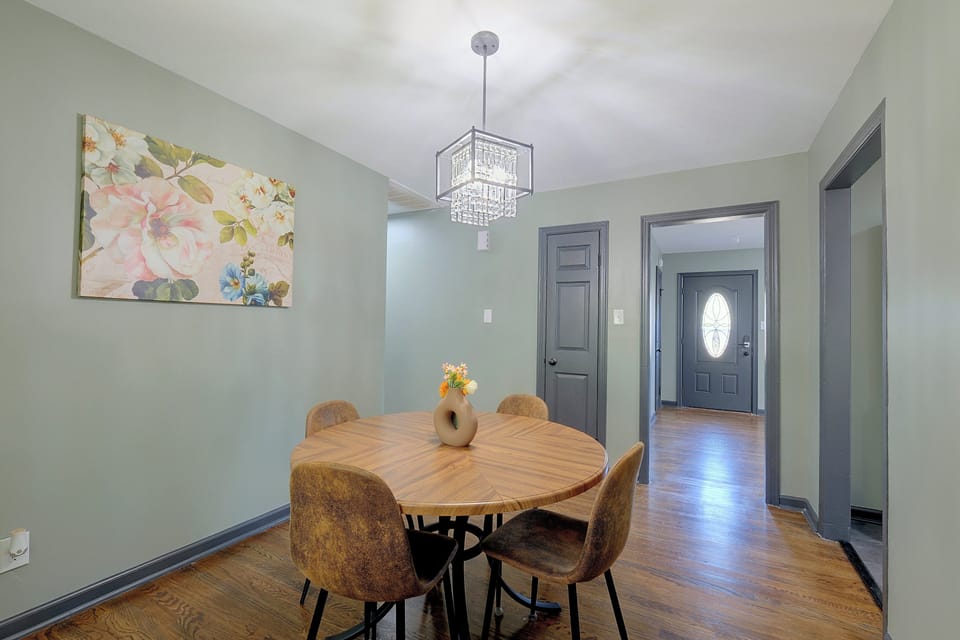 Walk to VSU Campus! Your Escape away from home House in Chesterfield County