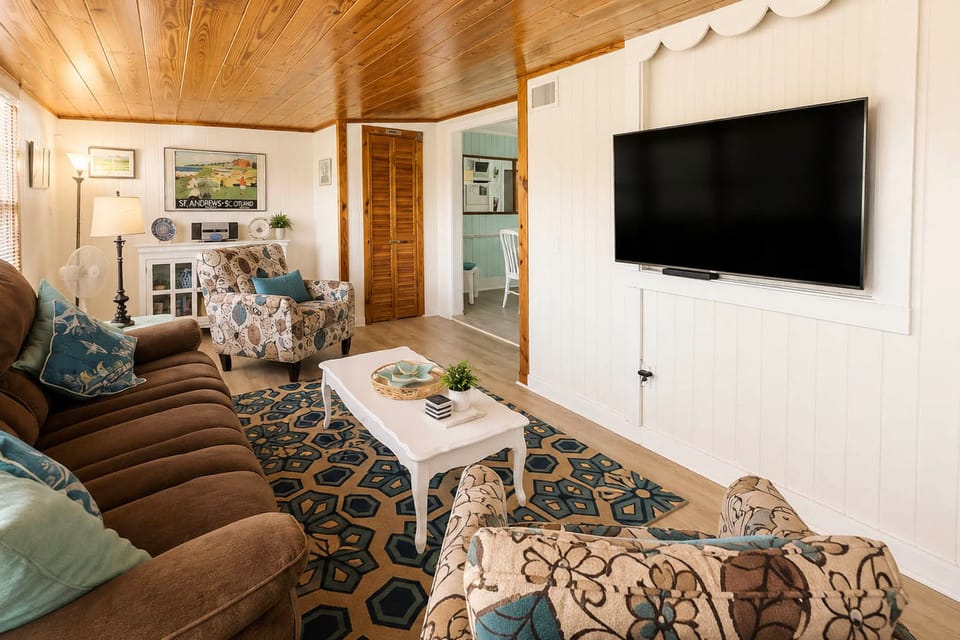 'Paradise Found' on Lake Louisa: Swim + Fish! House in Clermont