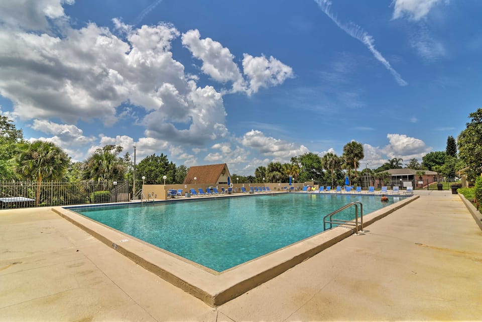 'Paradise Found' on Lake Louisa: Swim + Fish! House in Clermont