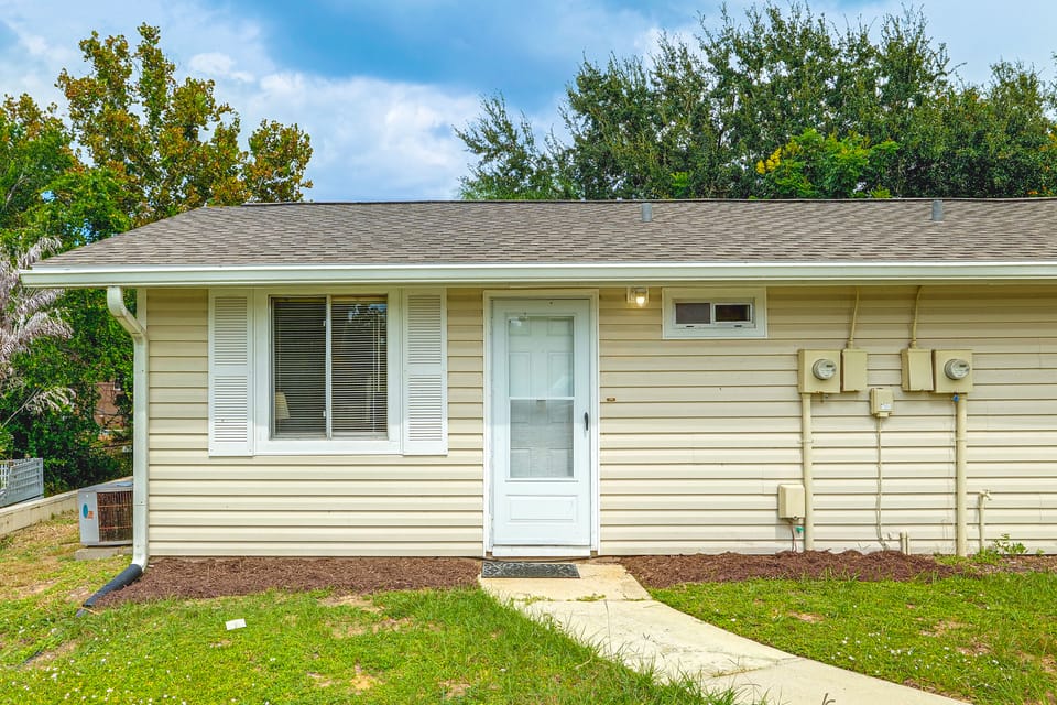 Parrot Head Paradise: Lake Access & Pickleball House in Clermont