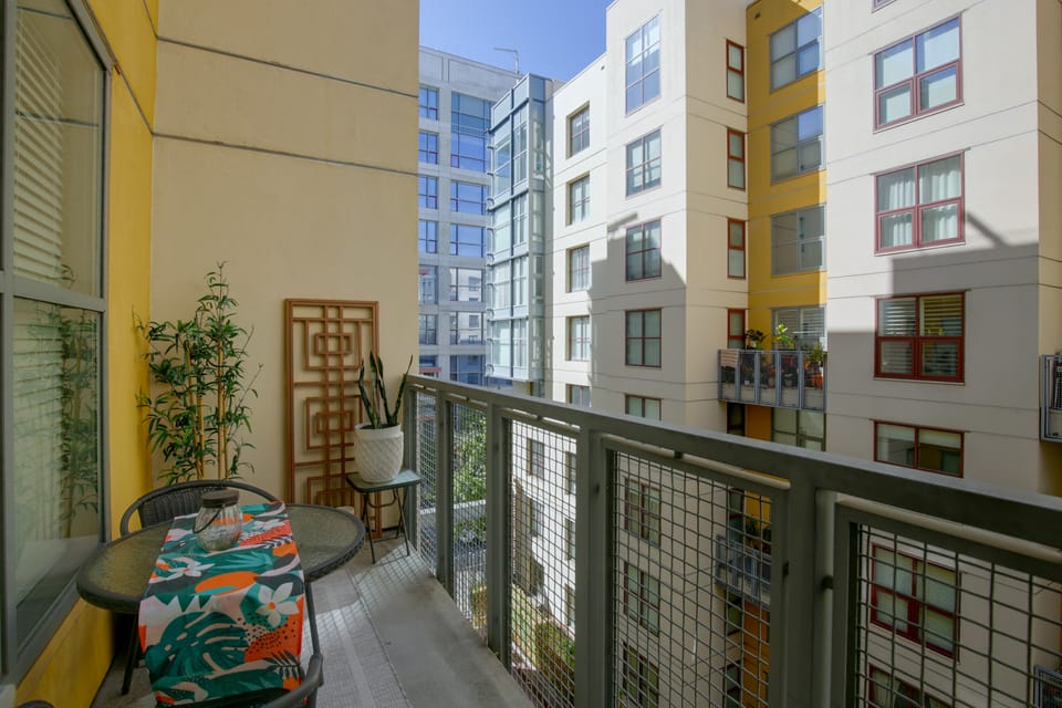 Walk to Gaslamp & Petco Park! Dtwn Apt w/ Balcony Apartment in San Diego