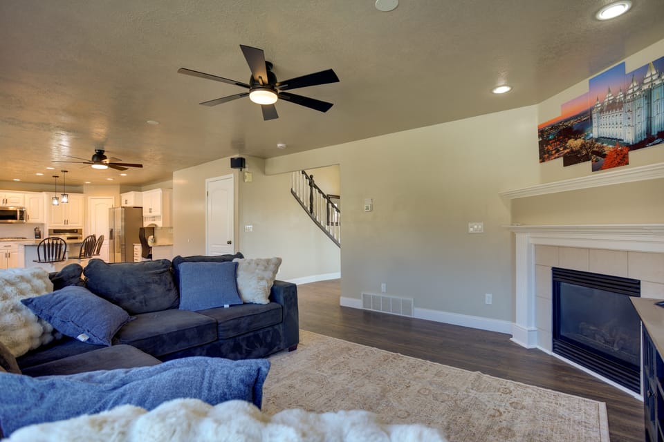 Extended Mtn-View Stay w/ Hot Tub Near Skiing House in Utah
