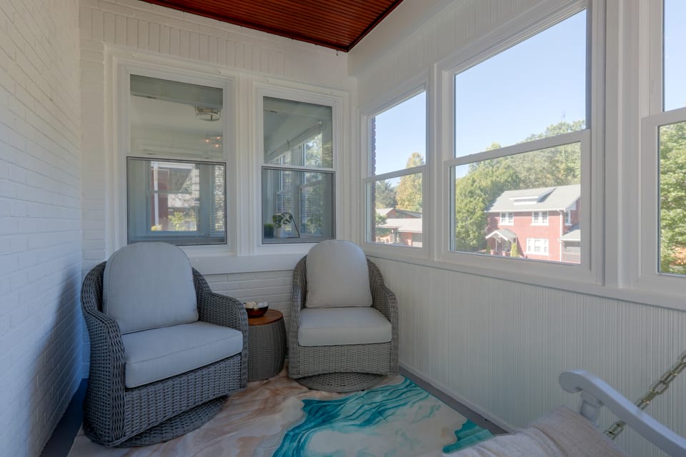 4 Mi to Dtwn & Bengals Games! Multi-Level Charmer Apartment in Covington
