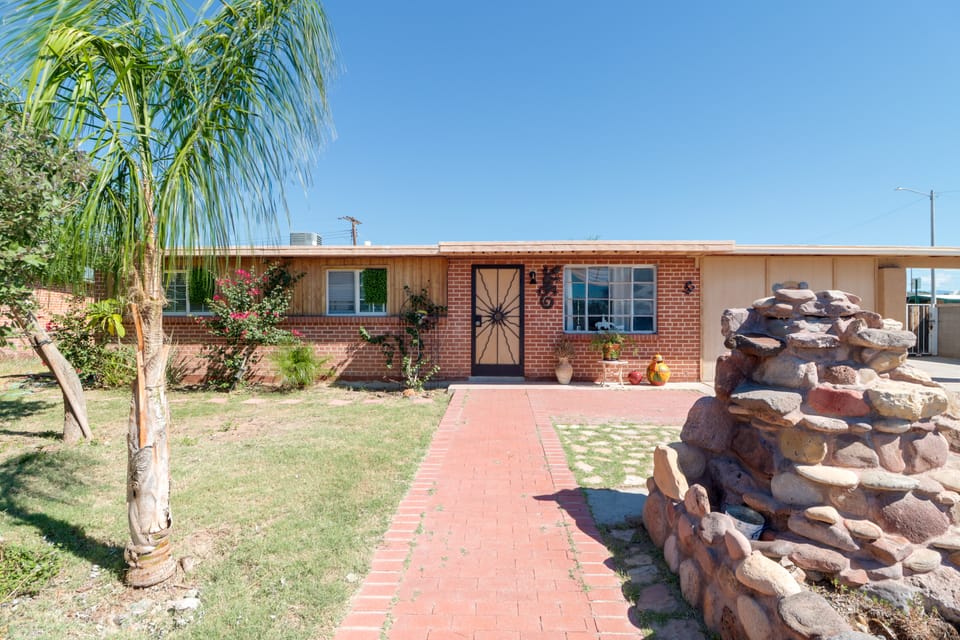 3 Mi to Tucson Airport! ‘Cactus Borrol’ Retreat Apartment in Tucson