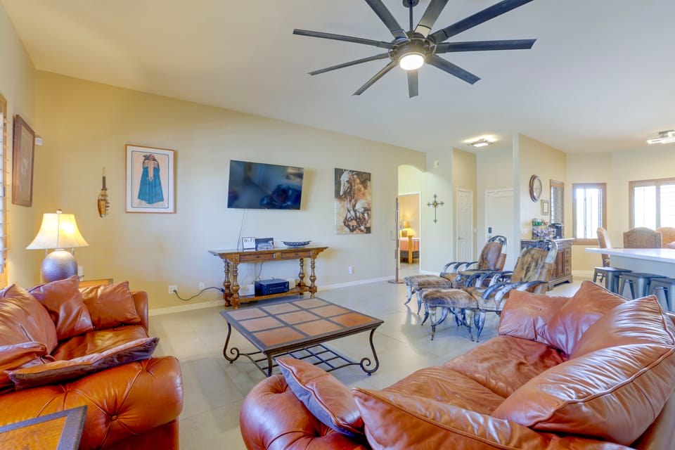 Desert Hills Fenced Acre! Pool, Spa + Dogs Allowed House in Anthem
