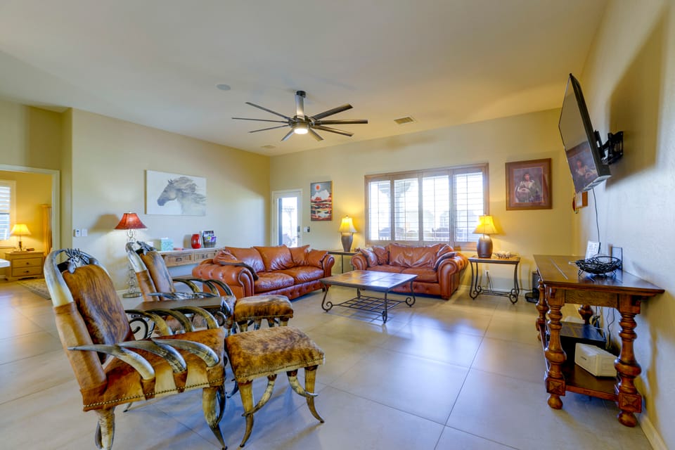 Desert Hills Fenced Acre! Pool, Spa + Dogs Allowed House in Anthem