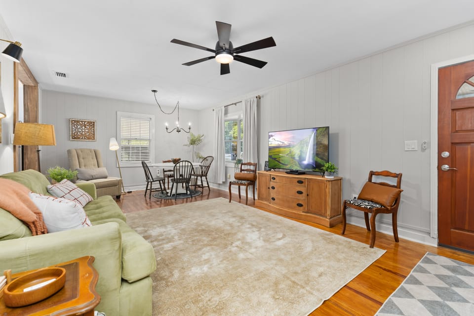 Cottage Charm Retreat: Porch, Near Downtown House in Florida