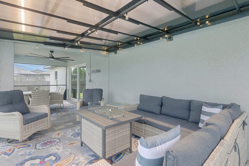 Florida Sunshine! Cape Coral Home w/ Pool House in Cape Coral