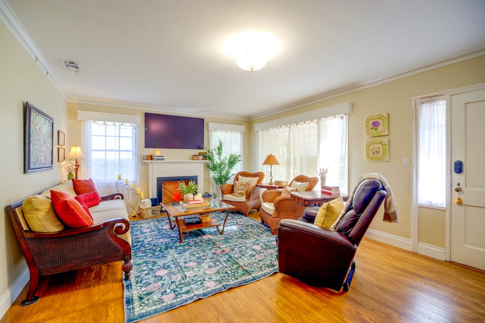 Shop, Dine, Walk Dtwn! Snowbird Stay in Vero Beach House in Vero Beach