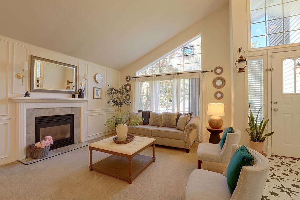 Spacious Hillsboro Home w/ Fenced Yard House in Hillsboro