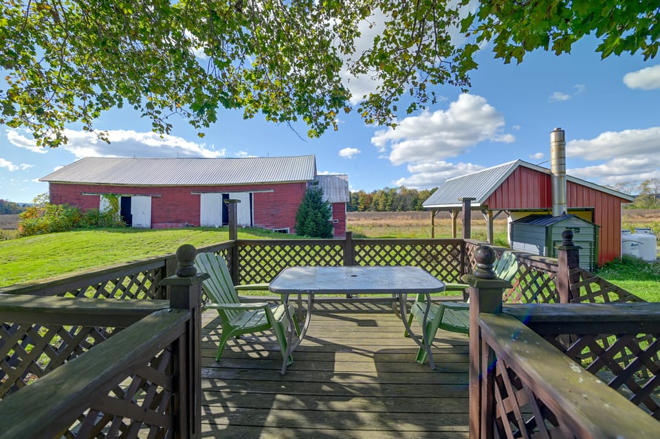 Deck, Large Yard! Country Home in Mount Vision House in New York