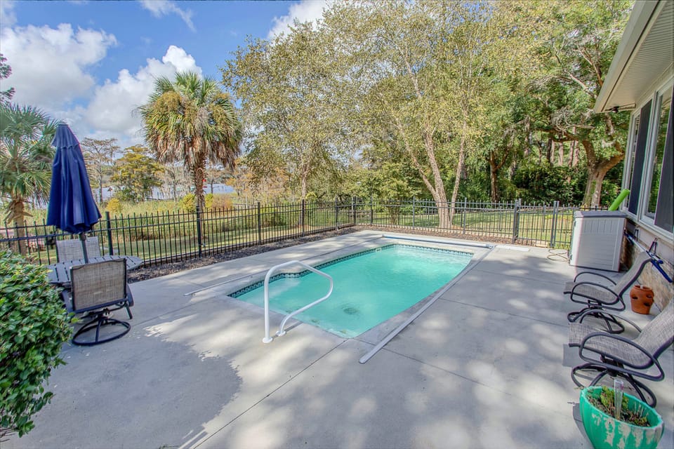 Private Dock, River-View Sunroom! Georgetown Home House in South Carolina