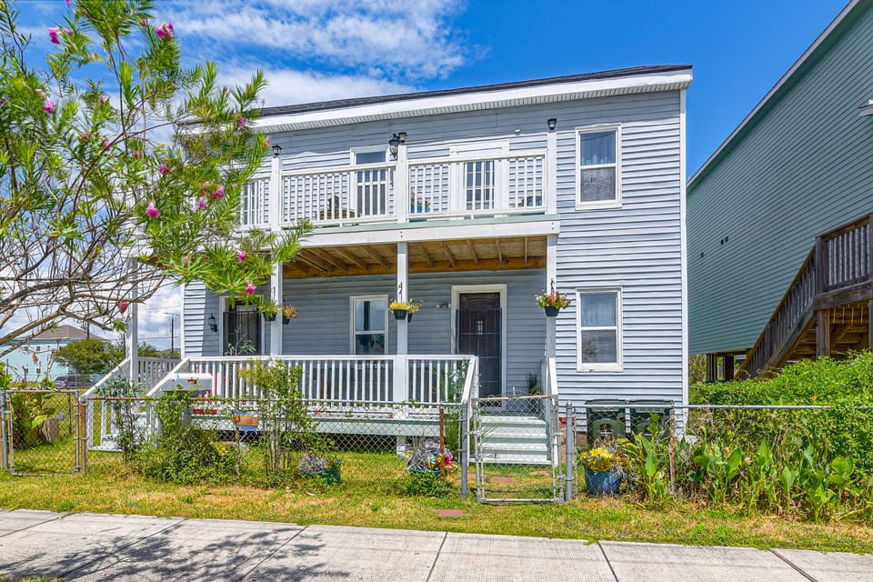 New | Veteran Host | Luxe | Book Now for Wow Apartment in Galveston Island