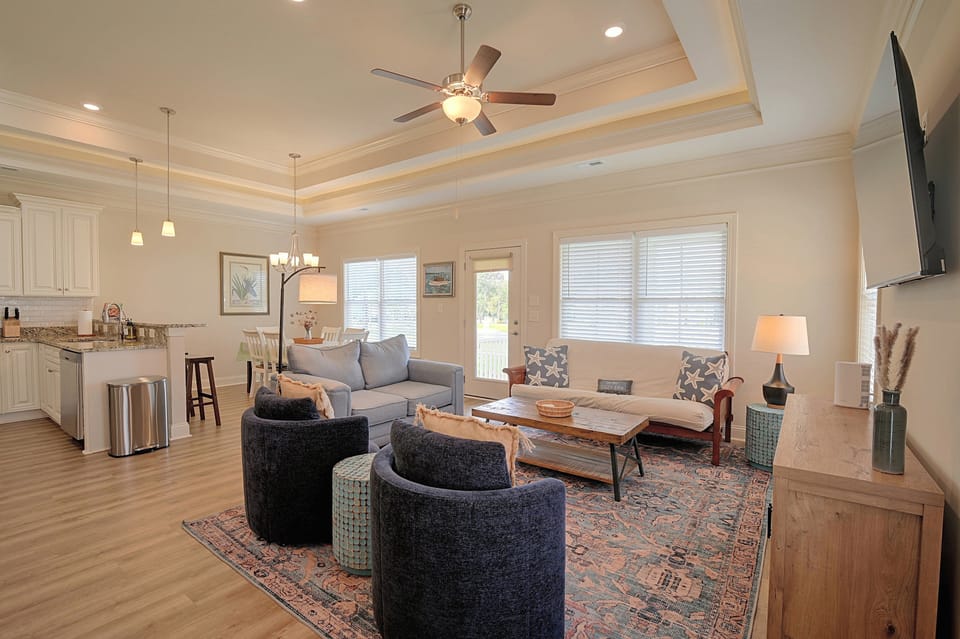 Stunning Murrells Inlet Townhome near MarshWalk House in Murrells Inlet