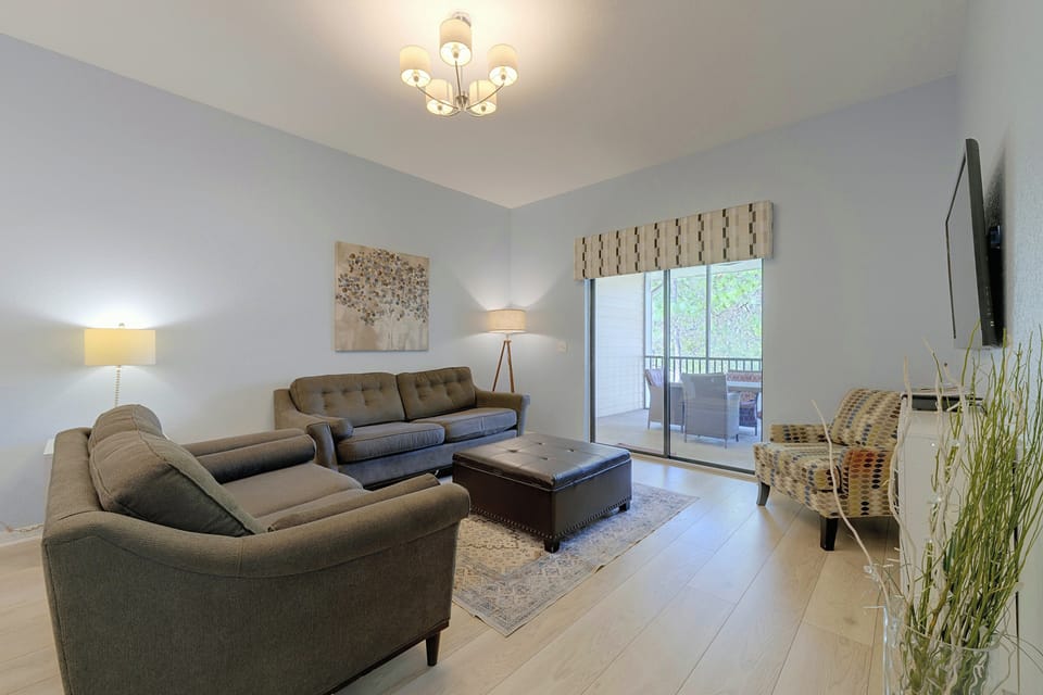 5 Mi to Disney! Family Condo w/ Pool + 2 Balconies Apartment in Osceola County