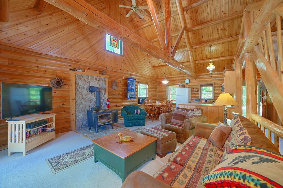 Beach Days, Campfire Nights! Sturgeon Bay Getaway House in Michigan
