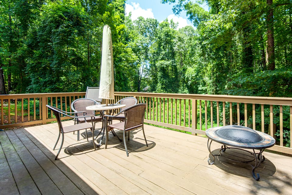 Atlanta Home w/ Deck, 18 Mi Outside Dtwn House in Atlanta
