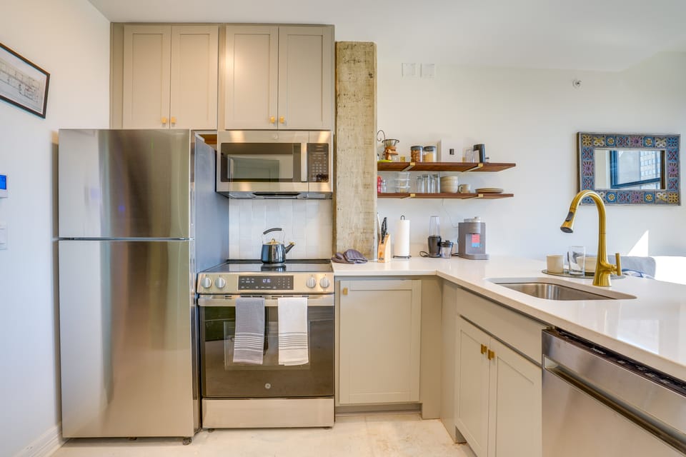 7th-Floor Condo: Walk to Cafes, Dining & More Apartment in Chattanooga