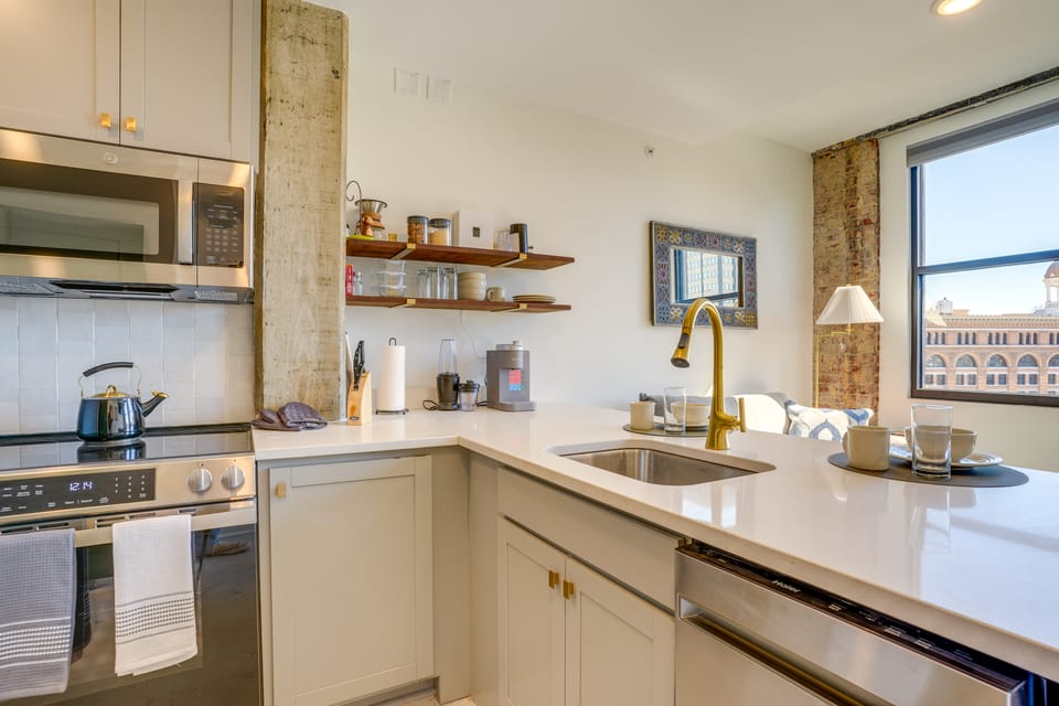 7th-Floor Condo: Walk to Cafes, Dining & More Apartment in Chattanooga