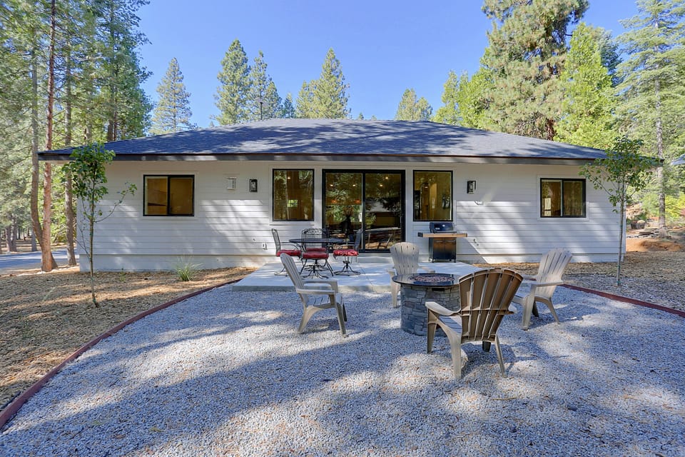 Bring Your Boat! Home w/ Patio Near Lake Almanor House in Lake Almanor West