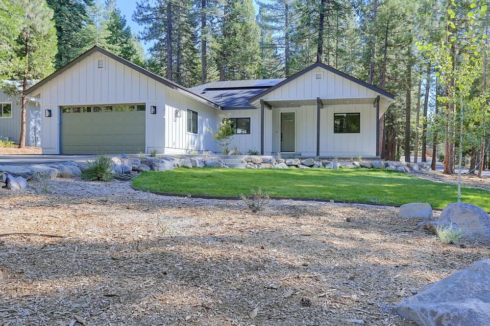Bring Your Boat! Home w/ Patio Near Lake Almanor House in Lake Almanor West