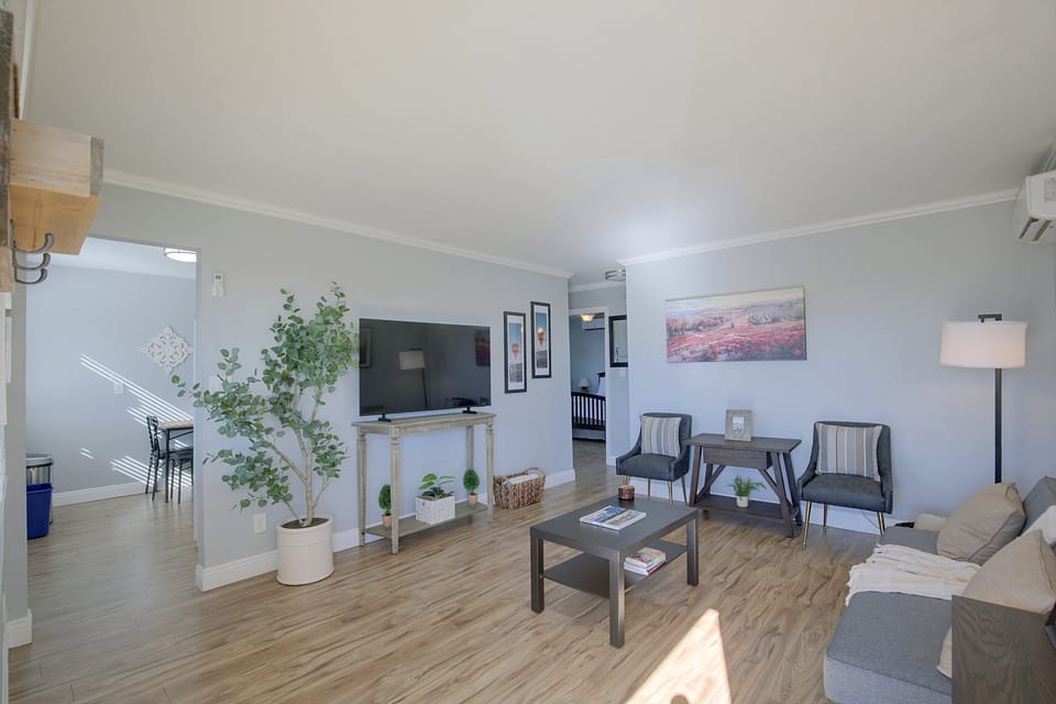 Chic Apt < 5 Mi to SDSU! Private Patio & Views Apartment in La Mesa