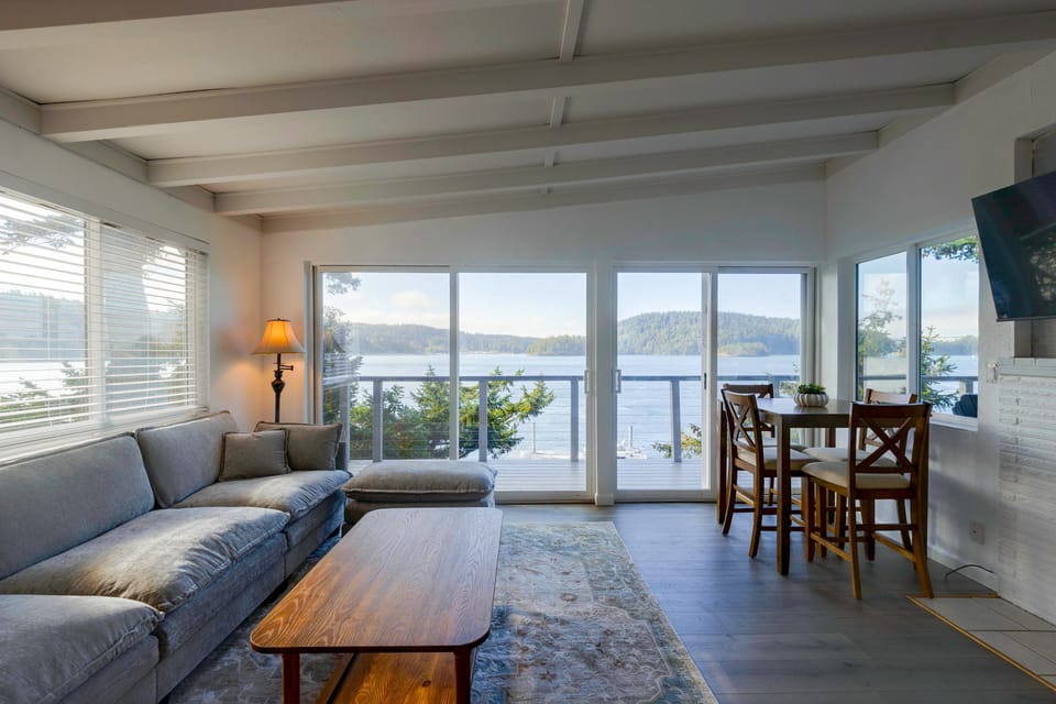 Deception Pass Waterfront: Salish Sea Serenity House in Puget Sound