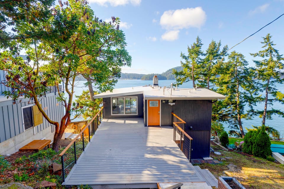 Deception Pass Waterfront: Salish Sea Serenity House in Puget Sound