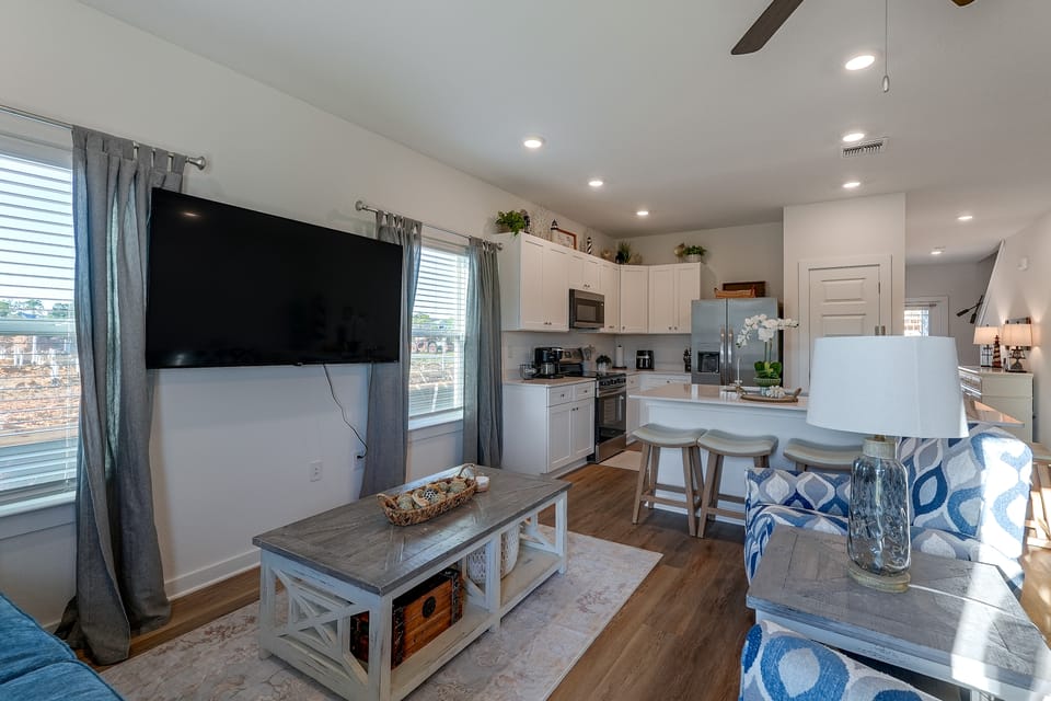 2 Mi to Panama City Beach: Modern Townhome Apartment in Panama City Beach