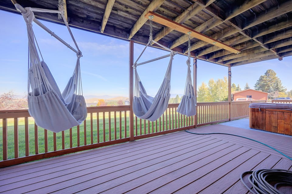 Helena Valley Home w/ Mtn Views & Acre House in Montana