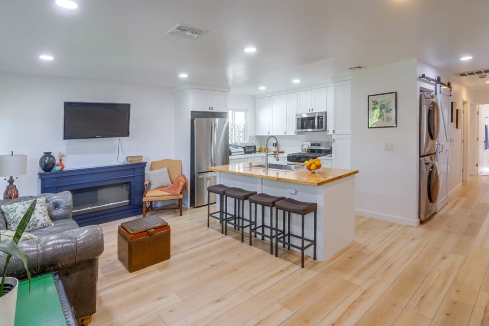North Hollywood Home, Extended Stay House in North Hollywood
