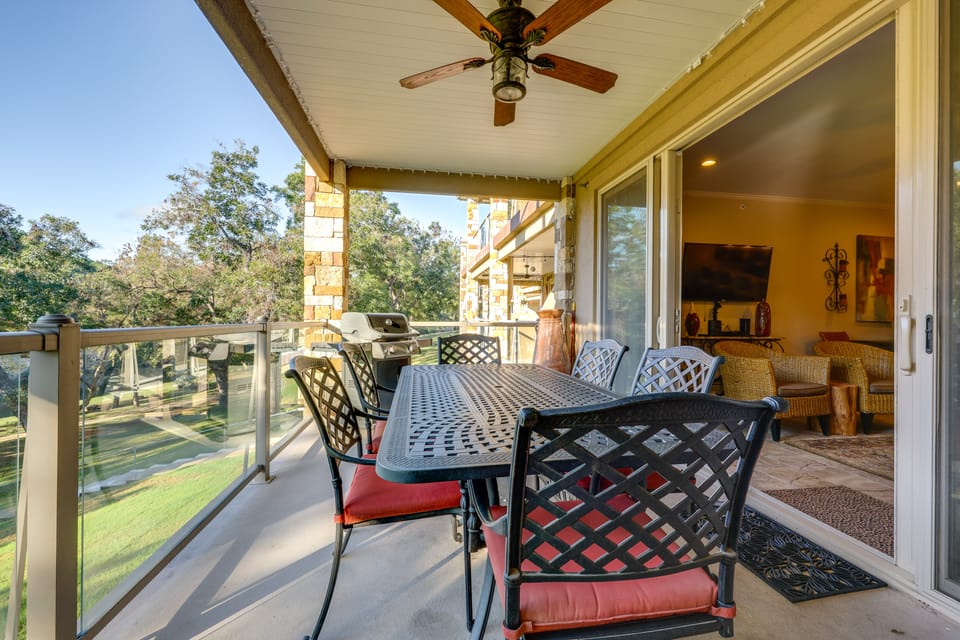 Pool & River Access! Luxury Hill Country Haven Apartment in Canyon Lake