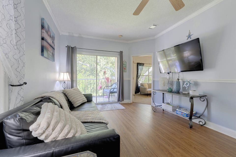 Great Location! Kissimmee Condo 5 Mi to Disney Apartment in Osceola County