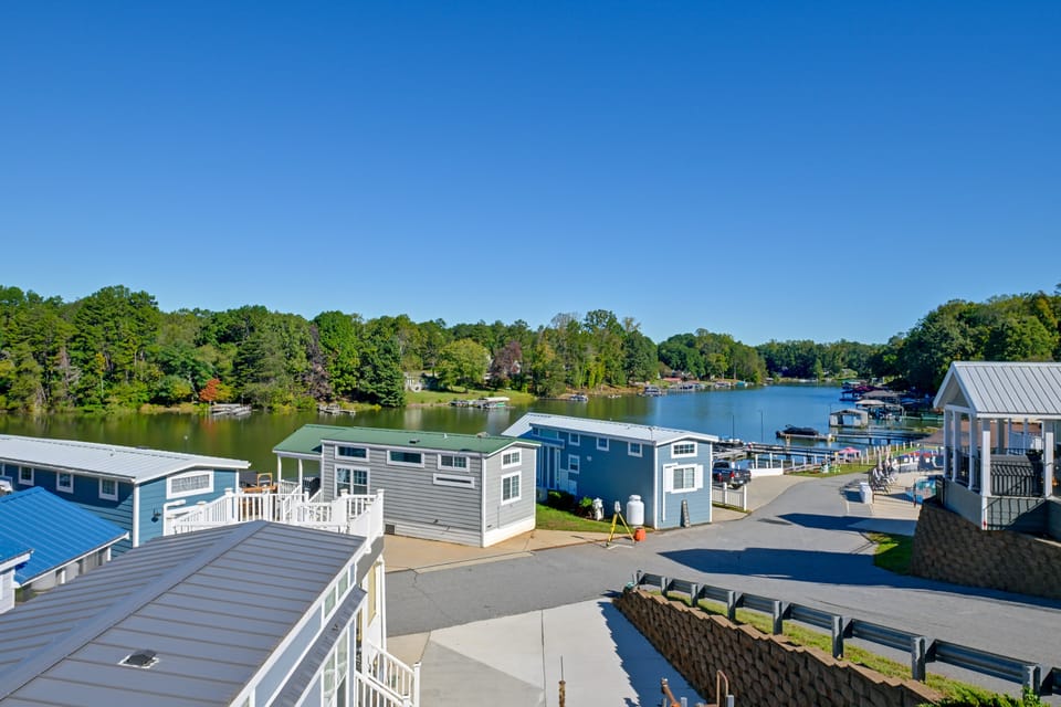 Lake Norman Views! Tiny Home w/ Deck House in Lake Norman