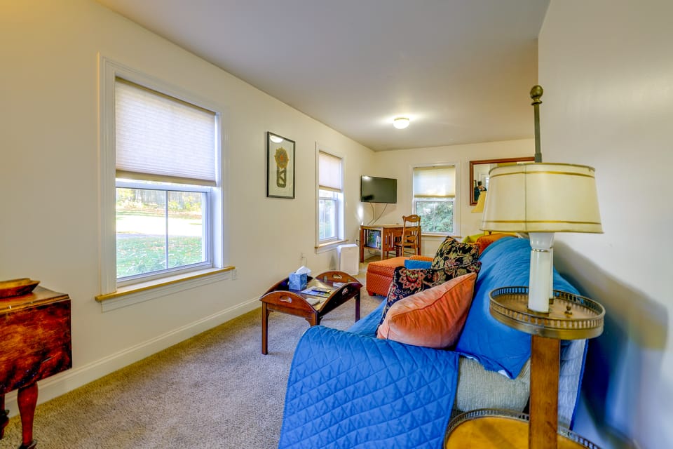 Saint Albans Home: Walk to Main Street! Apartment in Saint Albans City