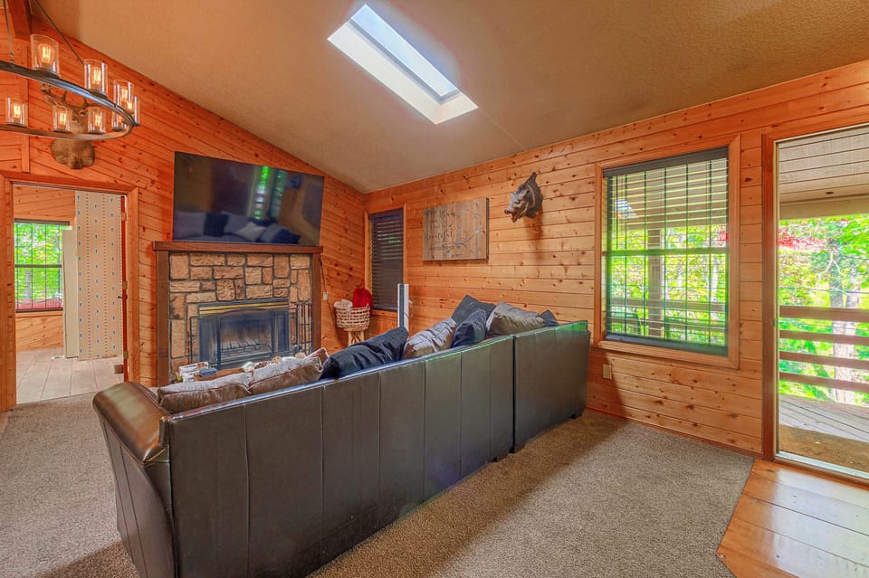 Walk to Midtown! Family Getaway w/ Wraparound Deck House in Ruidoso