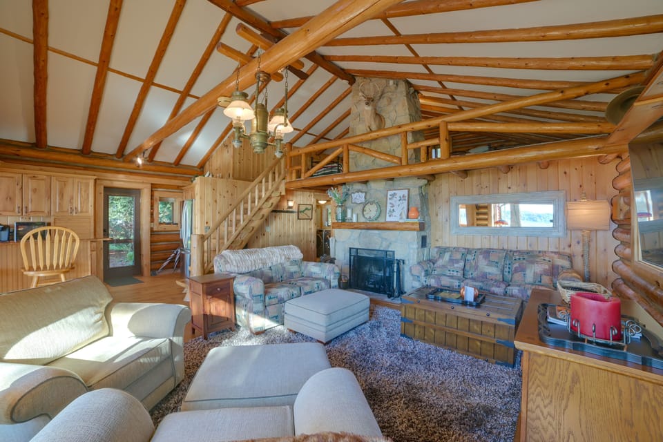 Waterfront Lake Charlevoix Cabin 8 Mi to Boyne Mtn House in Boyne City