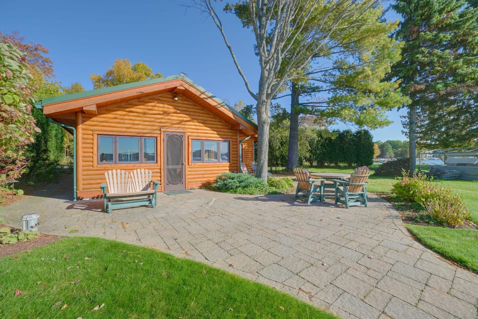 Waterfront Lake Charlevoix Cabin 8 Mi to Boyne Mtn House in Boyne City