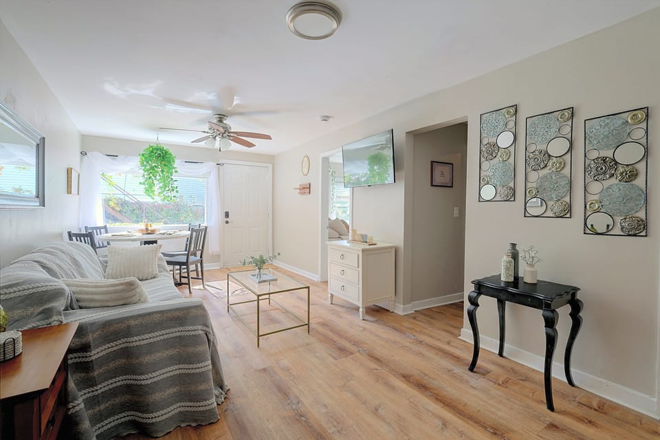 Lakefront Unit w/ Views, Near Colleges & Hospitals Apartment in Worcester